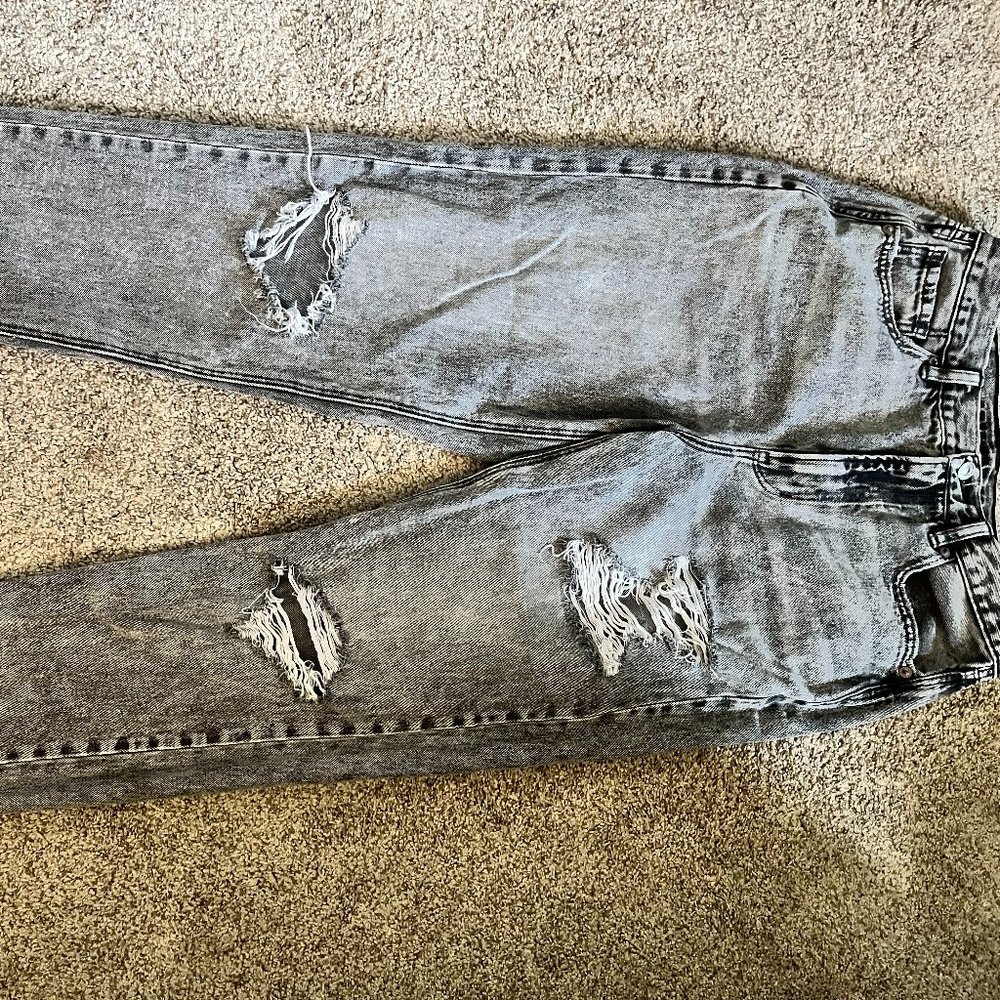 American Eagle High Rise Mom Jeans